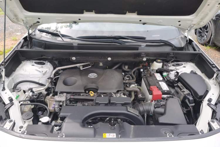 Used Toyota Wildlander 2020 2.0L CVT 4x4 Luxury Edition Engine Bay