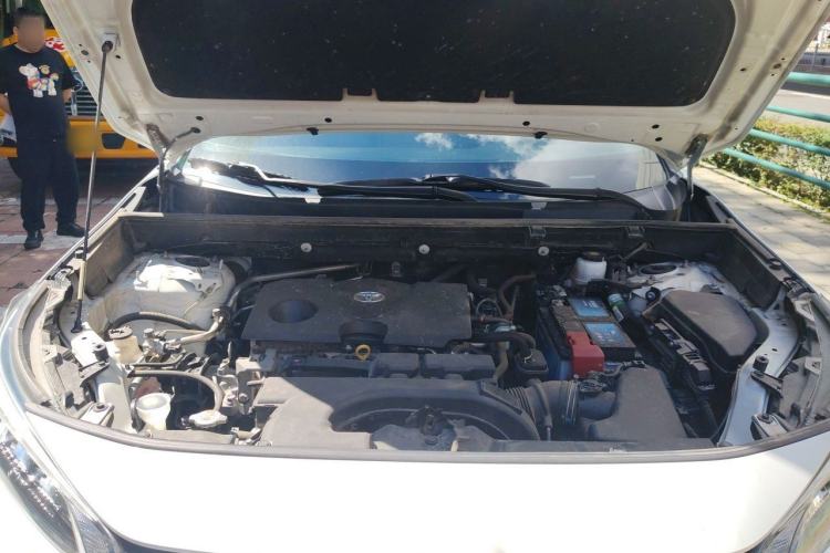 Used Toyota Wildlander 2020 2.0L CVT 4x4 Luxury Edition Engine Bay