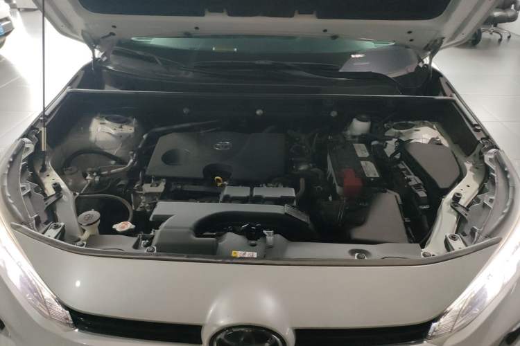 Used Toyota Wildlander 2020 2.0L CVT Two-Wheel Drive Luxury Edition Engine Bay