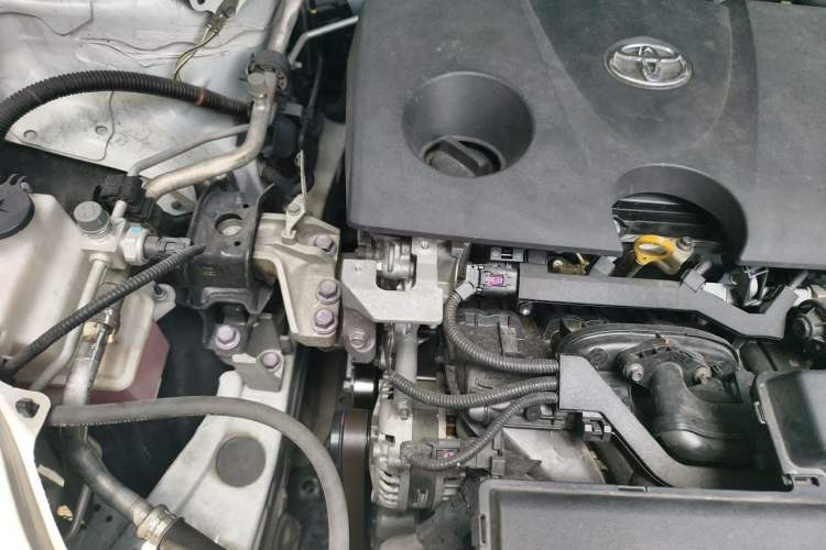 Used Toyota Wildlander 2020 2.0L CVT Two-Wheel Drive Luxury Edition Engine Bay Right