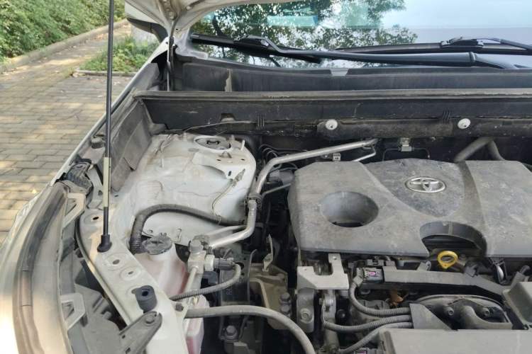 Used Toyota Wildlander 2020 2.0L CVT 4x4 Luxury Edition Engine Bay Right