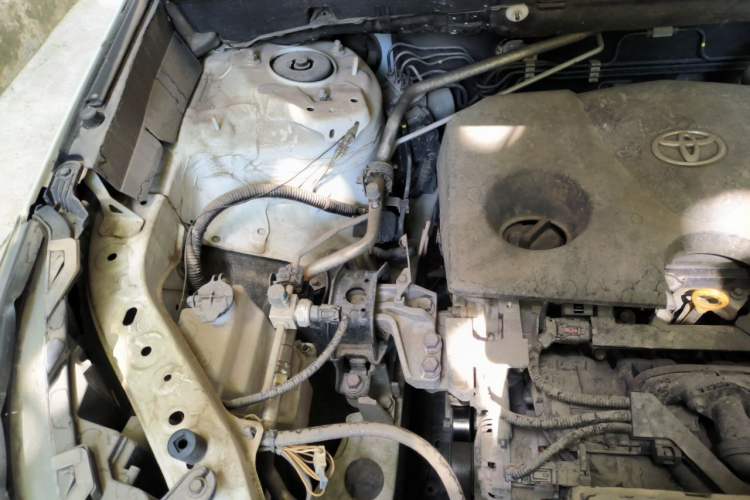 Used Toyota Wildlander 2020 2.0L CVT Two-Wheel Drive Luxury Edition Engine Bay Right