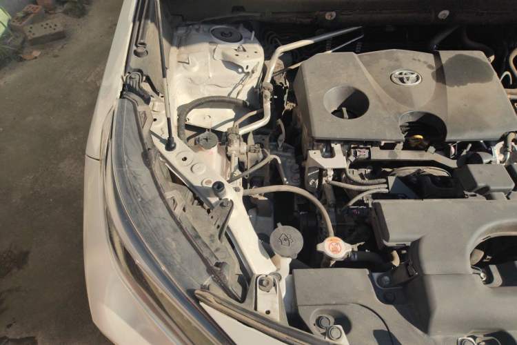 Used Toyota Wildlander 2020 2.0L CVT 4x4 Luxury Edition Engine Bay Right