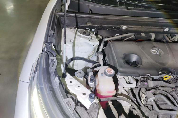 Used Toyota Wildlander 2020 Dual-Motor 2.5L E-CVT Four-Wheel Drive Luxury Edition Engine Bay Right