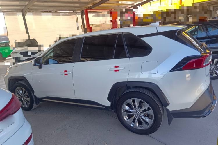 Used Toyota Wildlander 2020 2.0L CVT Two-Wheel Drive Luxury Edition Exterior 3