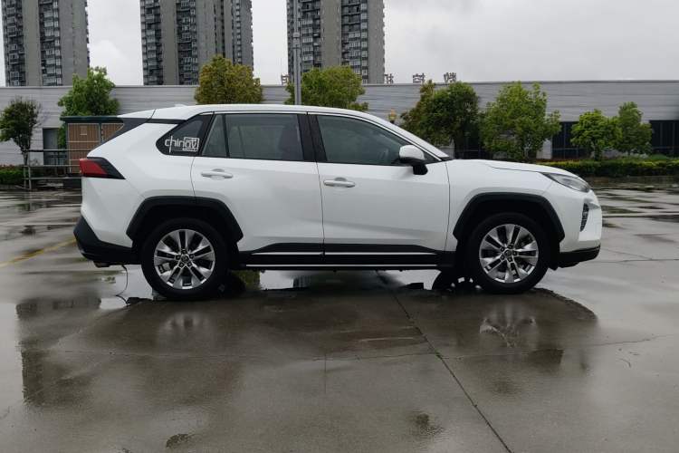 Used Toyota Wildlander 2020 2.0L CVT Two-Wheel Drive Luxury Edition Exterior 5