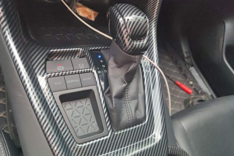 Used Toyota Wildlander 2020 2.0L CVT Two-Wheel Drive Luxury Edition Gear Lever