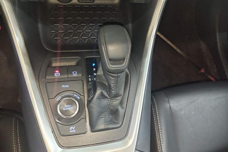 Used Toyota Wildlander 2020 Dual-Motor 2.5L E-CVT Four-Wheel Drive Luxury Edition Gear Lever