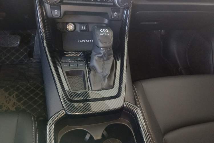 Used Toyota Wildlander 2020 2.0L CVT Two-Wheel Drive Luxury Edition Gear Lever