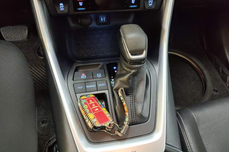 Used Toyota Wildlander 2020 2.0L CVT Two-Wheel Drive Prestige Edition Gear Lever