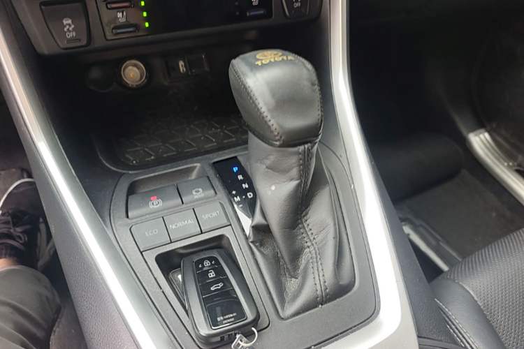Used Toyota Wildlander 2020 2.0L CVT Two-Wheel Drive Prestige Edition Gear Lever