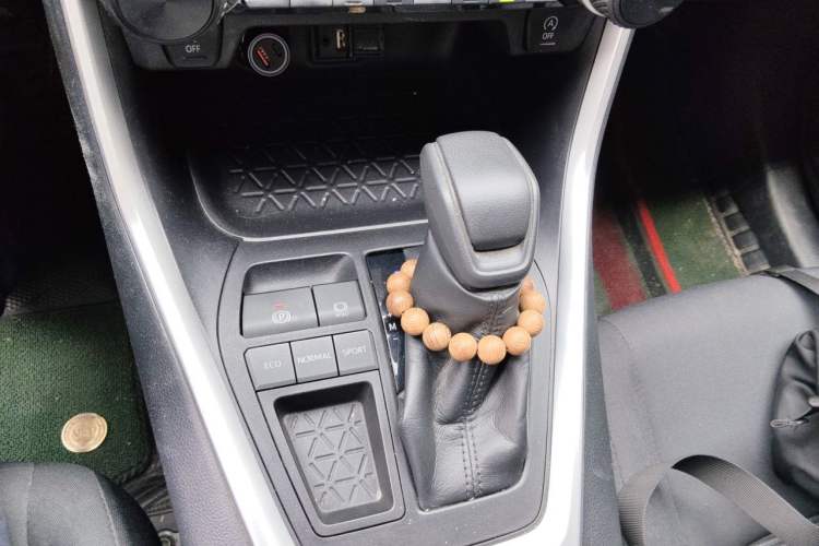 Used Toyota Wildlander 2020 2.0L CVT Two-Wheel Drive Leading Edition Gear Lever