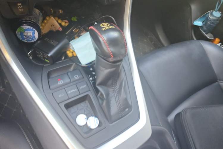 Used Toyota Wildlander 2020 2.0L CVT Two-Wheel Drive Leading Edition Gear Lever