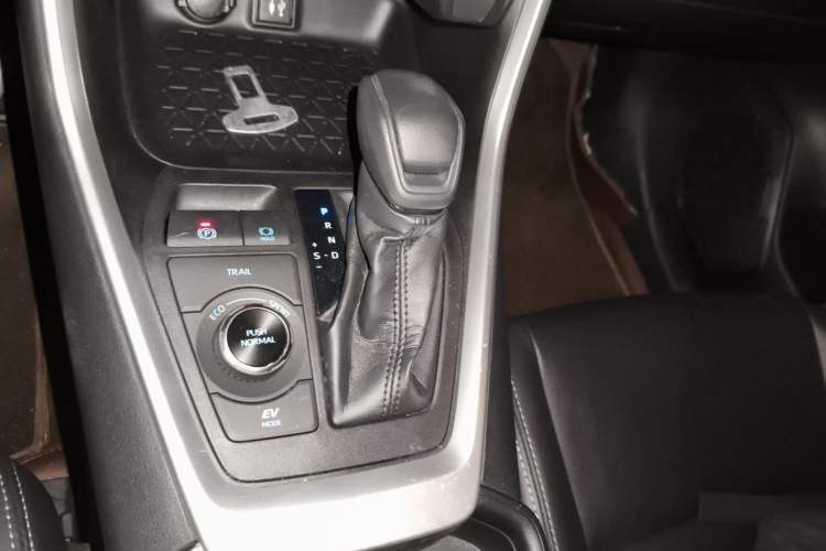 Used Toyota Wildlander 2020 Dual-Motor 2.5L E-CVT Four-Wheel Drive Luxury Edition Gear Lever