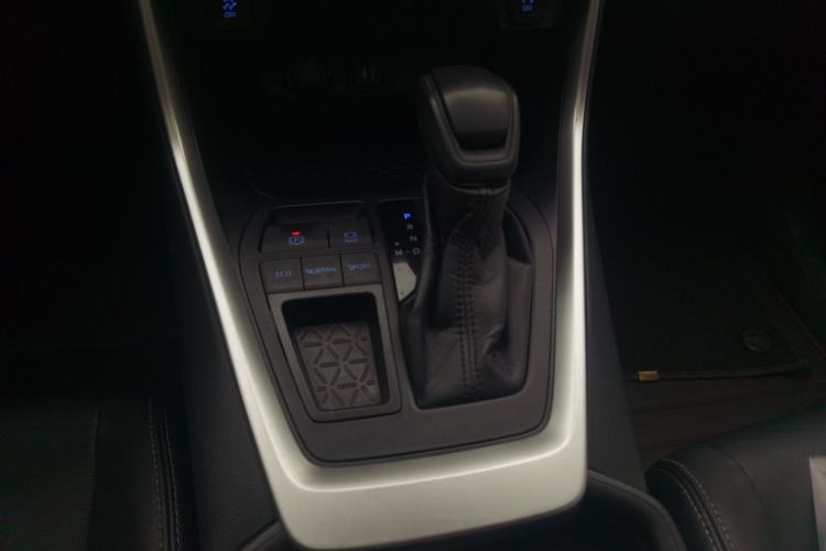Used Toyota Wildlander 2020 2.0L CVT Two-Wheel Drive Luxury Edition Gear Lever