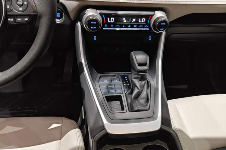 Used Toyota Wildlander 2020 2.0L CVT 4x4 Luxury Edition Gear Lever