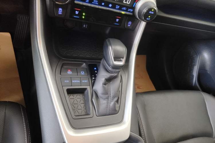 Used Toyota Wildlander 2020 2.0L CVT Two-Wheel Drive Prestige Edition Gear Lever
