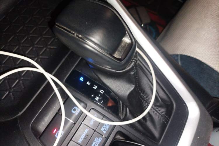 Used Toyota Wildlander 2020 2.0L CVT 4x4 Luxury Edition Gear Lever