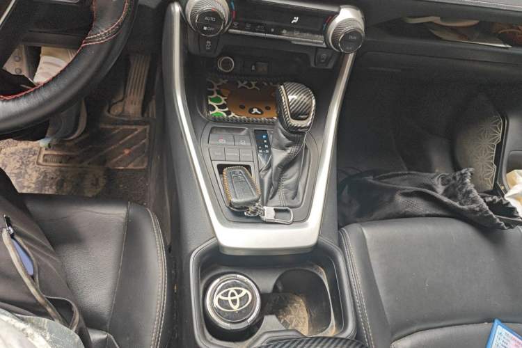Used Toyota Wildlander 2020 2.0L CVT Two-Wheel Drive Luxury Edition Gear Lever