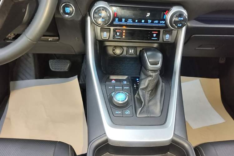Used Toyota Wildlander 2020 2.0L CVT Four-Wheel Drive Premium Edition Gear Lever
