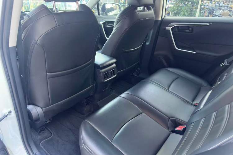 Used Toyota Wildlander 2020 2.0L CVT Two-Wheel Drive Leading Edition Interior 1