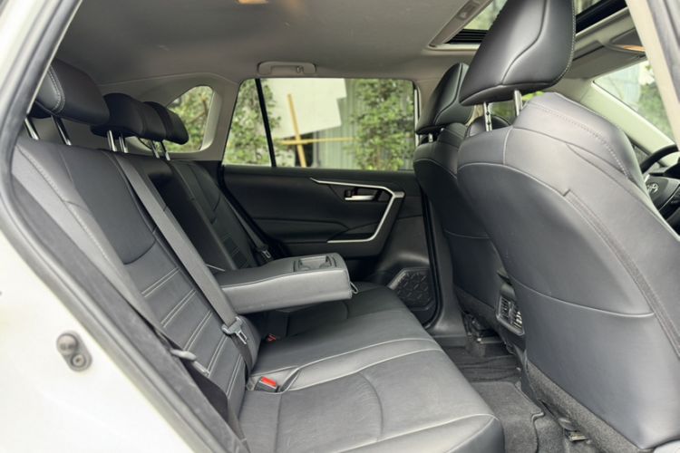 Used Toyota Wildlander 2020 2.0L CVT 4x4 Luxury Edition Interior 10