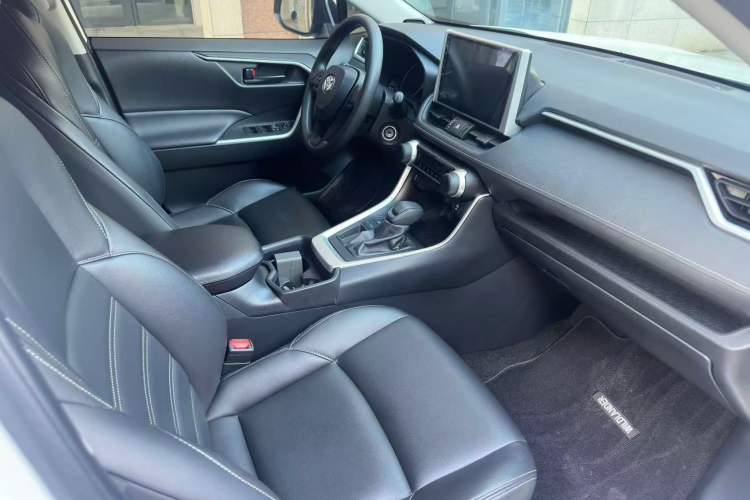 Used Toyota Wildlander 2020 2.0L CVT Two-Wheel Drive Leading Edition Interior 2