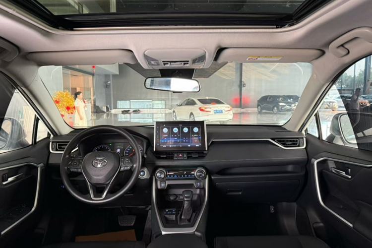 Used Toyota Wildlander 2020 2.0L CVT Two-Wheel Drive Luxury Edition Interior 2