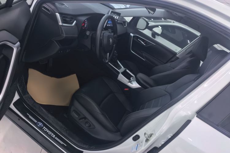 Used Toyota Wildlander 2020 2.0L CVT 4x4 Luxury Edition Interior 3