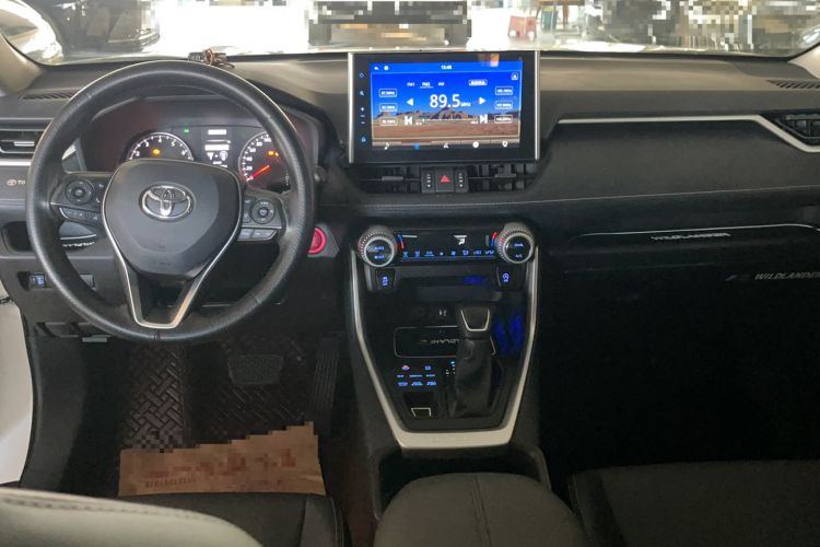 Used Toyota Wildlander 2020 2.0L CVT 4x4 Luxury Edition Interior 3