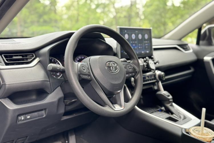 Used Toyota Wildlander 2020 2.0L CVT 4x4 Luxury Edition Interior 3