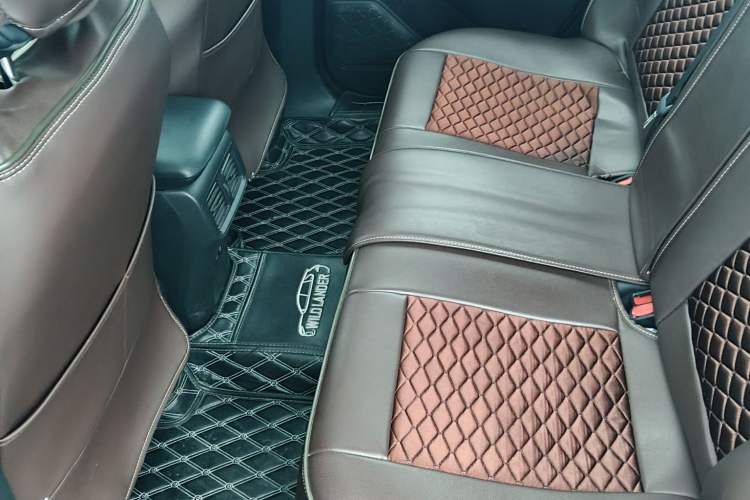 Used Toyota Wildlander 2020 2.0L CVT Two-Wheel Drive Luxury Edition Interior 5