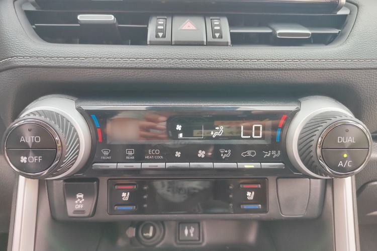Used Toyota Wildlander 2020 Dual-Engine 2.5L E-CVT Two-Wheel Drive Prestige Edition Interior 5