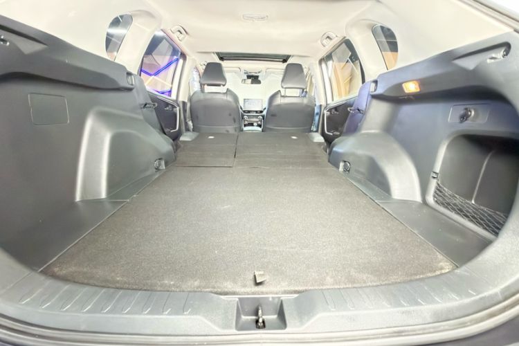 Used Toyota Wildlander 2020 2.0L CVT Two-Wheel Drive Luxury Edition Interior 6