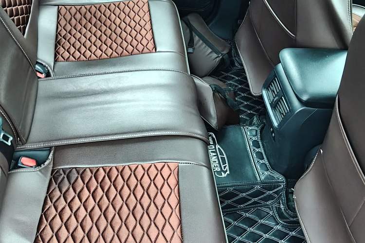 Used Toyota Wildlander 2020 2.0L CVT Two-Wheel Drive Luxury Edition Interior 7