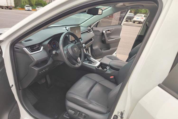 Used Toyota Wildlander 2020 Dual-Engine 2.5L E-CVT Two-Wheel Drive Prestige Edition Interior 8