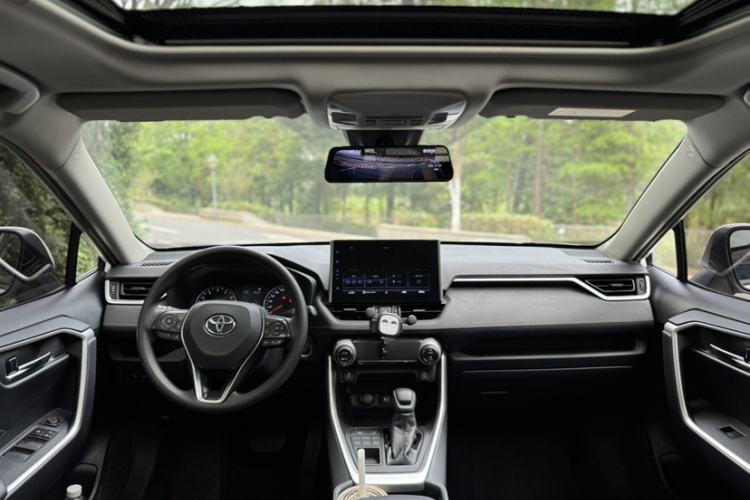 Used Toyota Wildlander 2020 2.0L CVT 4x4 Luxury Edition Interior 8