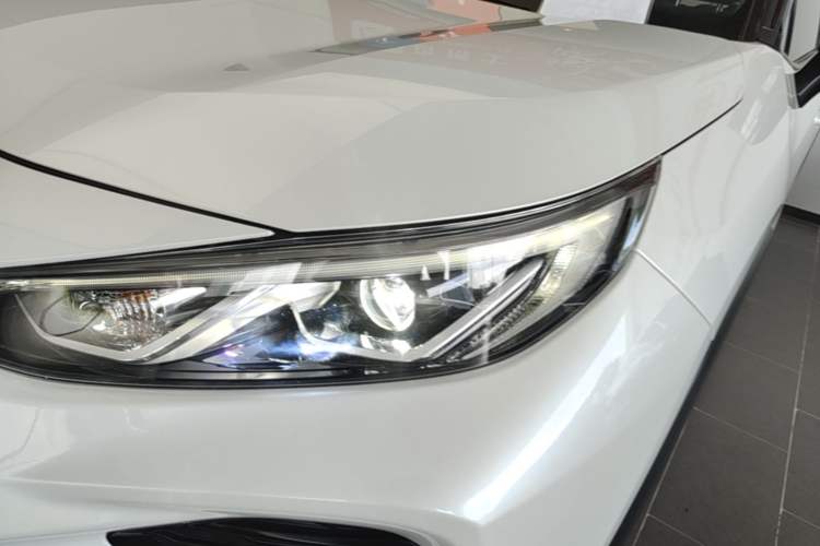 Used Toyota Wildlander 2020 2.0L CVT Two-Wheel Drive Prestige Edition Left Front Headlight