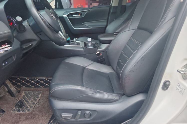 Used Toyota Wildlander 2020 2.0L CVT Two-Wheel Drive Luxury Edition Left Front Seat