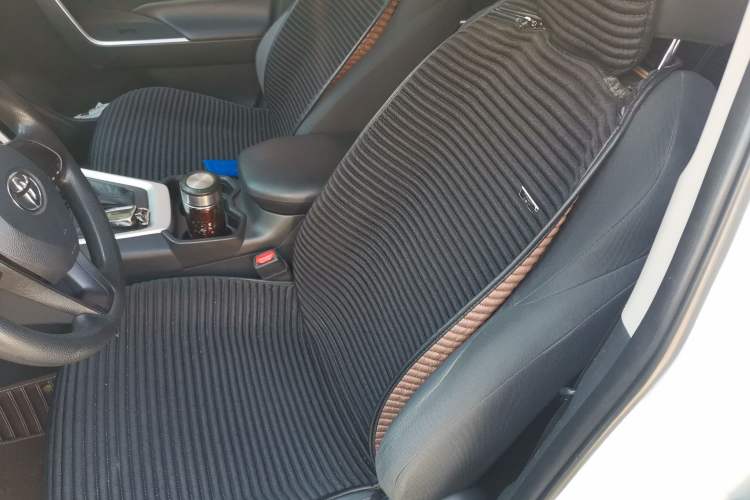 Used Toyota Wildlander 2020 Dual-Engine 2.5L E-CVT Two-Wheel Drive Leading Edition Left Front Seat