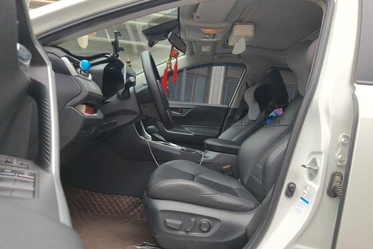 Used Toyota Wildlander 2020 2.0L CVT 4x4 Luxury Edition Left Front Seat