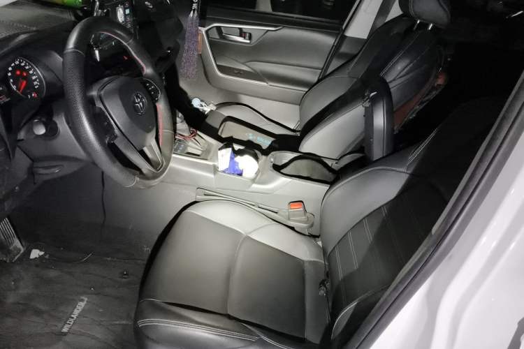 Used Toyota Wildlander 2020 2.0L CVT 4x4 Luxury Edition Left Front Seat