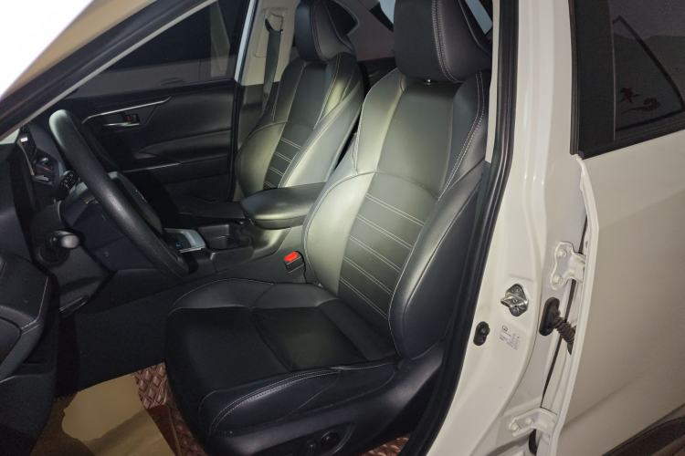 Used Toyota Wildlander 2020 Dual-Engine 2.5L E-CVT Two-Wheel Drive Luxury Edition Left Front Seat