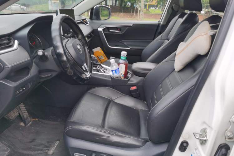 Used Toyota Wildlander 2020 2.0L CVT 4x4 Luxury Edition Left Front Seat