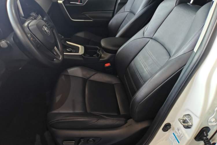 Used Toyota Wildlander 2020 Dual-Motor 2.5L E-CVT Four-Wheel Drive Luxury Edition Left Front Seat