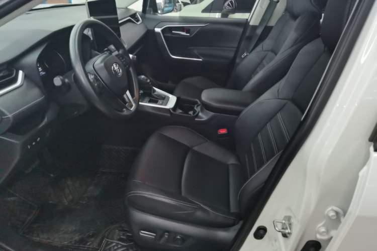Used Toyota Wildlander 2020 Dual-Engine 2.5L E-CVT Two-Wheel Drive Luxury Edition Left Front Seat
