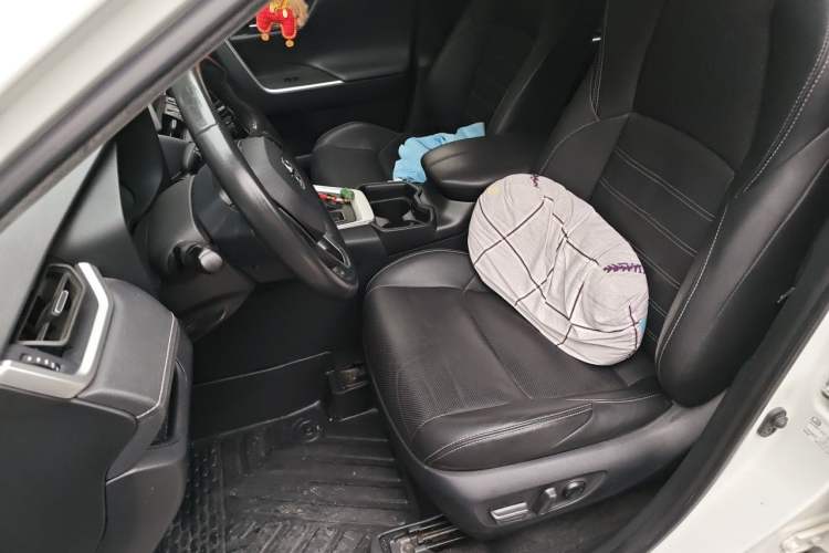Used Toyota Wildlander 2020 2.0L CVT Two-Wheel Drive Prestige Edition Left Front Seat