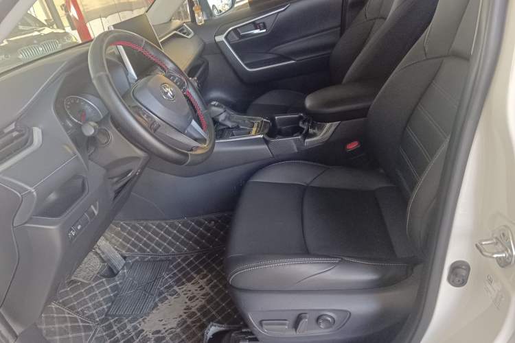 Used Toyota Wildlander 2020 2.0L CVT Two-Wheel Drive Luxury Edition Left Front Seat