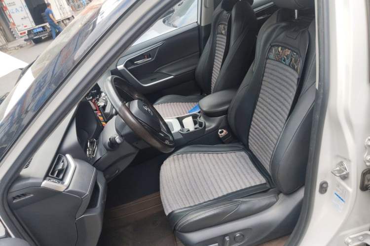 Used Toyota Wildlander 2020 2.0L CVT 4x4 Luxury Edition Left Front Seat