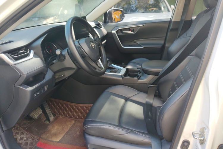 Used Toyota Wildlander 2020 2.0L CVT 4x4 Luxury Edition Left Front Seat